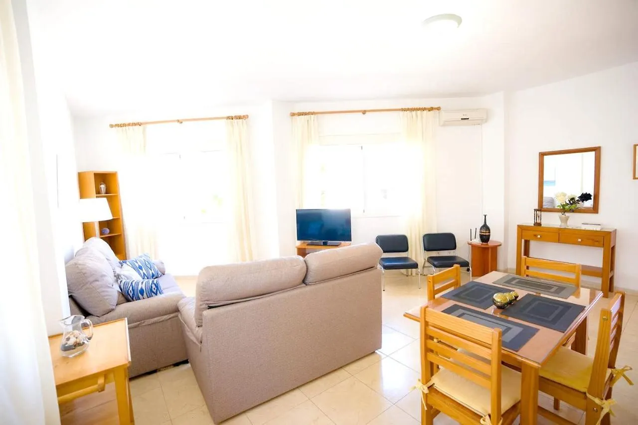 2 Bedrooms Appartement At Alcudia 100 M Away From The Beach With Furnished Terrace And Wifi Apartmán
